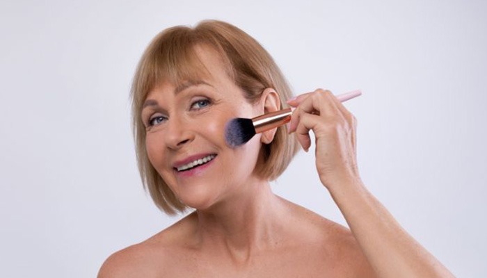 Mature Skin Magic: Glowing Beauty Makeup Tips for Timeless Elegance